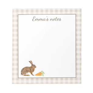 Schattig Konijn Met Wortels Op Beige Gingham Pasen Notitieblok