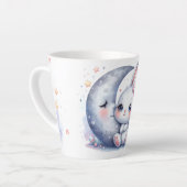 schattig konijn zittend op de maan latte mok (Linkerhoek)
