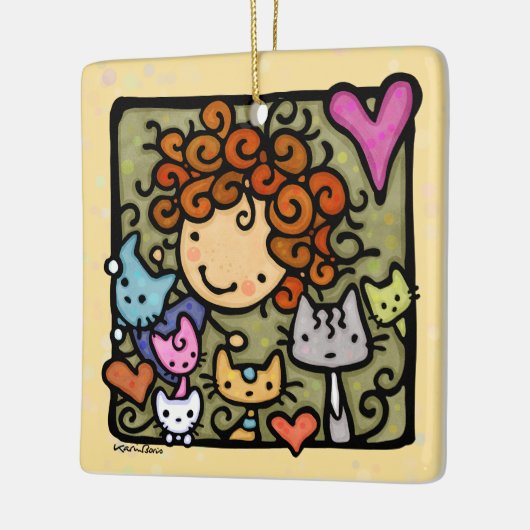 schattig krullend meisje houdt van katten keramisch ornament (Links)