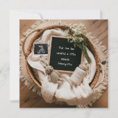 Schattig mandje Rustic Zwangerschapsaankondiging Feestdagenkaart (Voorkant)