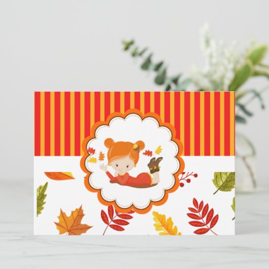 Schattig meisje met handschilderingen kaart (Staand voorkant)