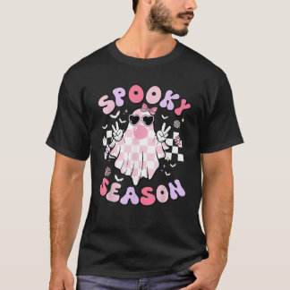 Schattig meisjes spook dat bubbels blaast voor het t-shirt