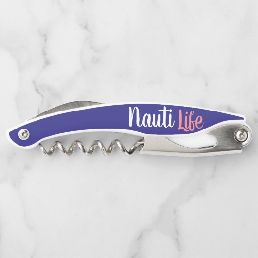 schattig, nautisch NAUTI LIFE-script op marineblau Kurkentrekker (Achterkant)