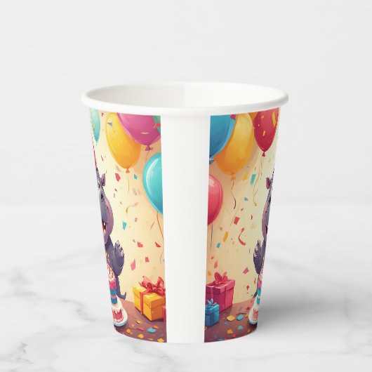 Schattig nijlpaard viert verjaardag met taart papieren bekers (Links)