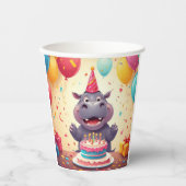 Schattig nijlpaard viert verjaardag met taart papieren bekers (Voorkant)