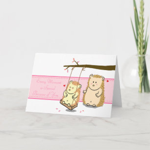 Schattig paar cartoon egels verliefd op een schomm kaart