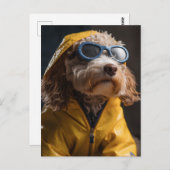 Schattig Poodle Mix Dog in een gele regenjas Briefkaart (Voorkant / Achterkant)