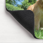 Schattig puppy in de tuin muismat (Hoek)