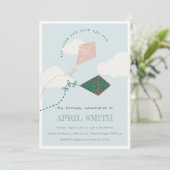 Schattig roze blauw vliegende vlieger sky wolken v kaart (Staand voorkant)