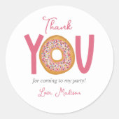 Schattig roze donut verjaardag partij gunst ronde sticker (Voorkant)