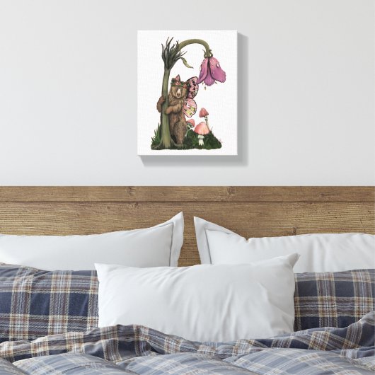 Schattig Roze Grizzly Beer Fairy in Enchanted Fore Canvas Afdruk (Insitu (Slaapkamer))