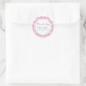Schattig roze pastel gingham gemaakt door bakkerij ronde sticker (Tas)
