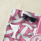 Schattig roze witte volleyballen patroon gepersona strandlaken (In situ)