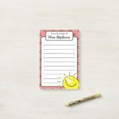 Schattig roze zonneschijn glimlach gezicht van ler post-it® notes (Op bureau)