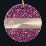 Schattig Schattige roze flamingo op glitterij Keramisch Ornament<br><div class="desc">Een modern meisjesontwerp van roze flamingo op glitterige achtergrond. Uniek cadeau voor de trendanista en mode liefhebber. . Een elegant en verfijnd ontwerp. Het perfecte koele giftidee voor haar op elke gelegenheid.</div>