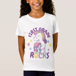Schattig school eenhoorn cartoon t-shirt ontwerp