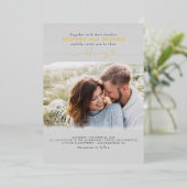Schattig Script Elegante Foto-overlay Grijs Bruilo Folie Uitnodiging (Staand Voorkant)