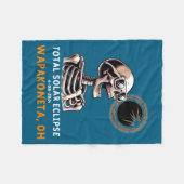 Schattig Skelet Zonsverduistering Wapakoneta Ohio Fleece Deken (Voorkant (Horizontaal))