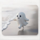 Schattig spook dat over een strand loopt muismat (Voorkant)