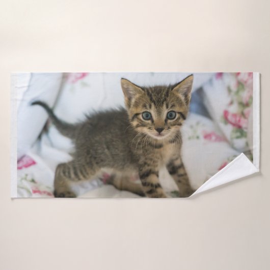 Schattig Tabby kitten kijken verrast Bad Handdoek (Badhanddoek)