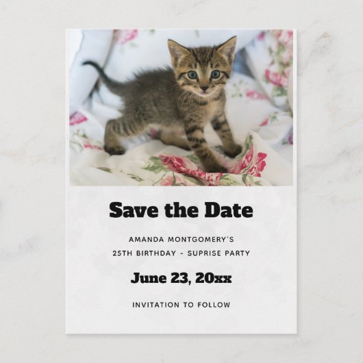 Schattig Tabby Kitten Kijken Verrast Save the Date Uitnodiging Briefkaart (Voorkant)