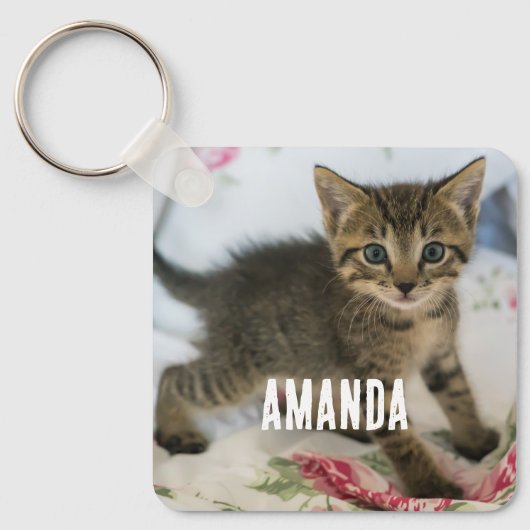 Schattig Tabby kitten kijken verrast Sleutelhanger (Voorkant)