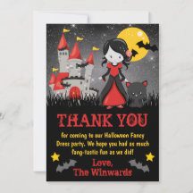 Schattig vampiermeisje en kasteel Halloween