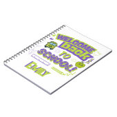 Schattig Welkom Terug Op School Paars Groen Notitieboek (Linkerzijde)
