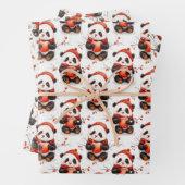 Schattig Winter Panda Pattern met Gezellige Rode B Inpakpapier Vel (In situ)