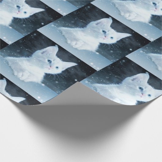 Schattig wit kitten met  blauw ogen patroon cadeaupapier (Hoek)