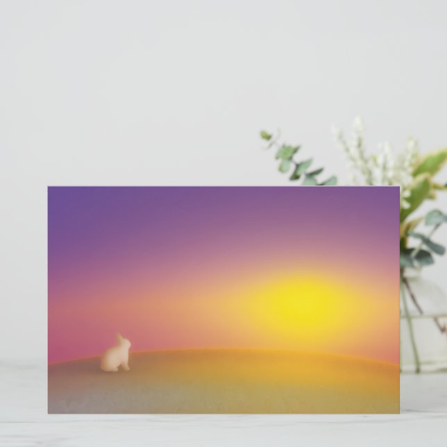 Schattig wit konijn op grasheuvel bij zonsopgang (Staand voorkant)