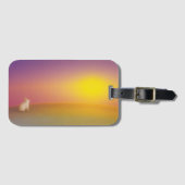 Schattig wit konijn op grasheuvel bij zonsopgang bagagelabel (Voorkant (horizontaal))