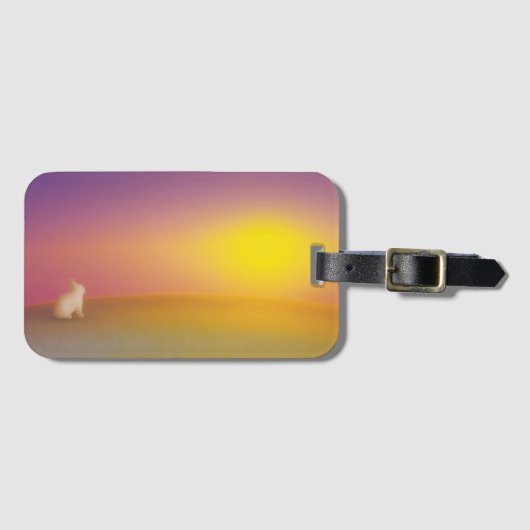 Schattig wit konijn op grasheuvel bij zonsopgang bagagelabel (Voorkant (horizontaal))