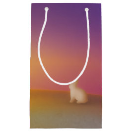 Schattig wit konijn op grasheuvel bij zonsopgang klein cadeauzakje