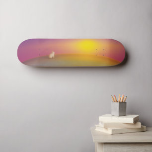 Schattig wit konijn op grasheuvel bij zonsopgang persoonlijk skateboard