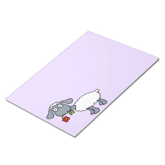 Schattig wit lam schapen met rode bloem notitieblok (Schuin)