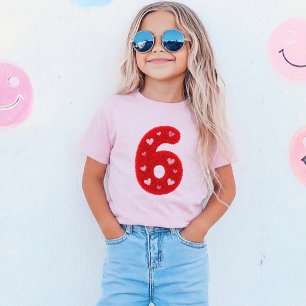 Schattig zesjarig verjaardagsmeisje harten Rode T-shirt
