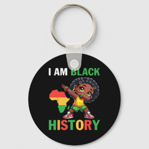 Schattig zwart meisje dat dabt met Afrika kaart Ik Sleutelhanger