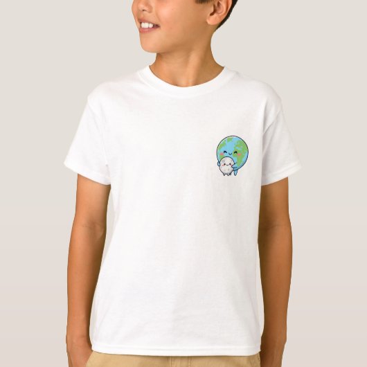 Schattige aarde knuffelt maan kinderen t-shirt (Voorkant)