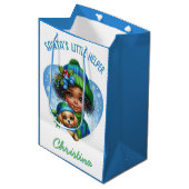 Schattige Afro-Amerikaans Meisje met Puppy Winter Medium Cadeauzakje (Voorkant Gekanteld)