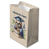 Schattige Afstuderen gefeliciteerd Sloth Medium Cadeauzakje (Achterkant Gekanteld)