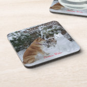 schattige akita die zit met sneeuwman in de sneeuw bier onderzetter (Linkerzijde)