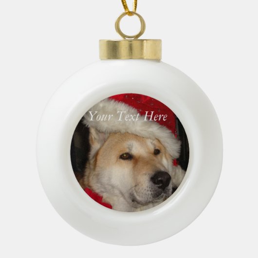 schattige akita-hond met rode kerstkerstmis keramische bal ornament (Voorkant)