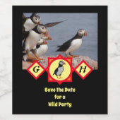 Schattige Atlantic Puffin Cartoon Monogram Foto Wijn Etiket (Enkel label)
