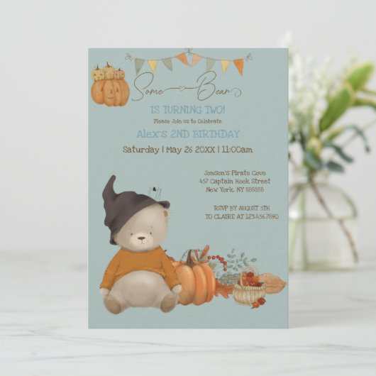 Schattige Baby Beer Halloween Verjaardag Kaart (Staand voorkant)