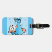 Schattige Baby Boy met Fopspeen in een Sling Bagagelabel (Voorkant horizontaal)