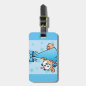 Schattige Baby Boy met Fopspeen in een Sling Bagagelabel (Voorkant verticaal)