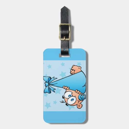 Schattige Baby Boy met Fopspeen in een Sling Bagagelabel (Voorkant verticaal)