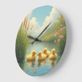 schattige baby eenden in vijver met bloemen grote klok (Hoek)