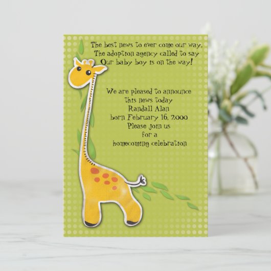 schattige baby giraffe jongen adoptie aankondiging (Staand voorkant)